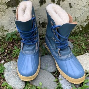 Blue Sorel Manitou insulated snow boots